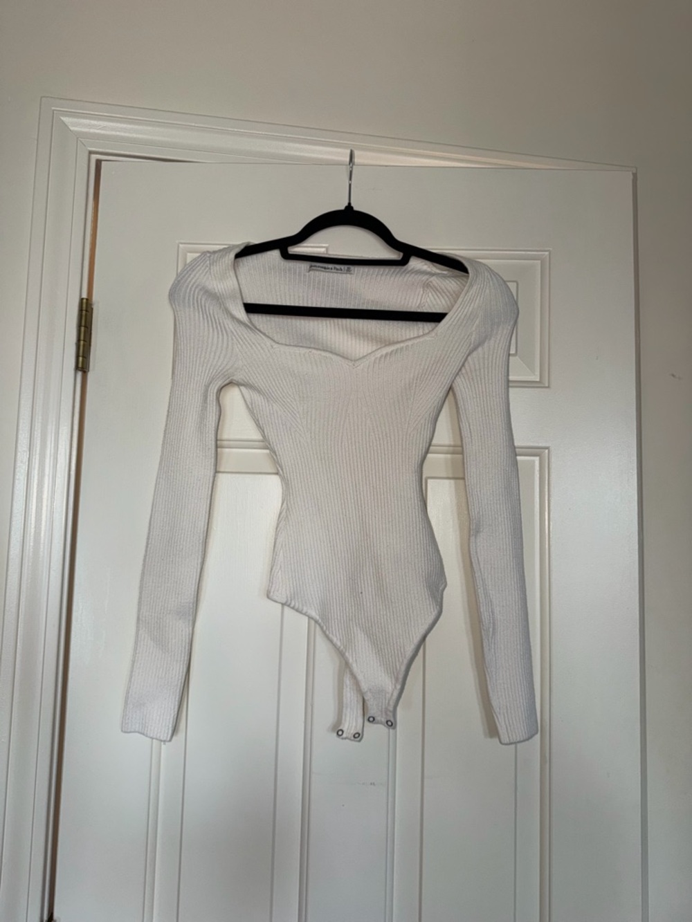 Abercrombie Ribbed Scoop-Neck Long-Sleeve Sweater Top - Cream